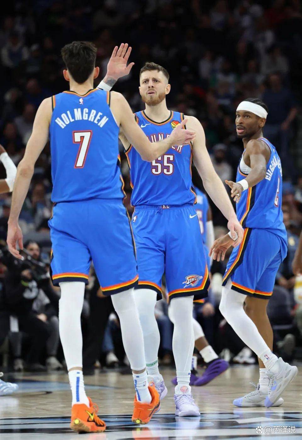 球留在前场 球留在前场